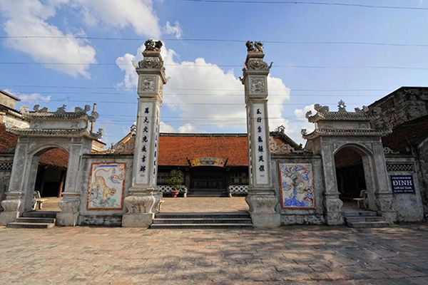 Eco Tour | Explore Bat Trang Ceramic Village by E-Motorbike with Ao Dai Female Riders
